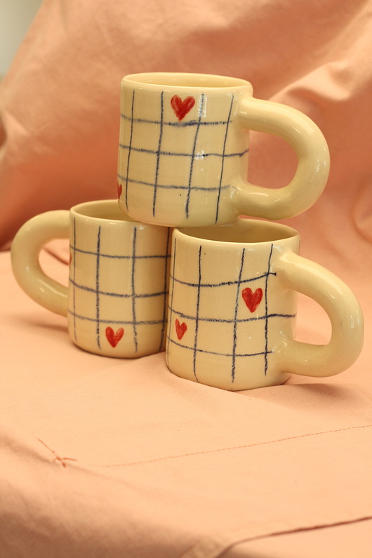 Duży kubek ceramiczny. Kubek w serca