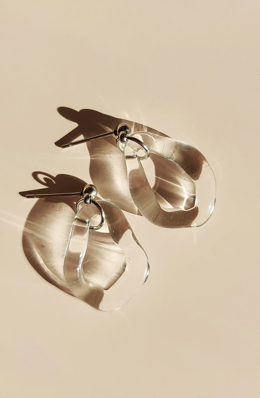 Nieregularne kolczyki szklane Amorphic