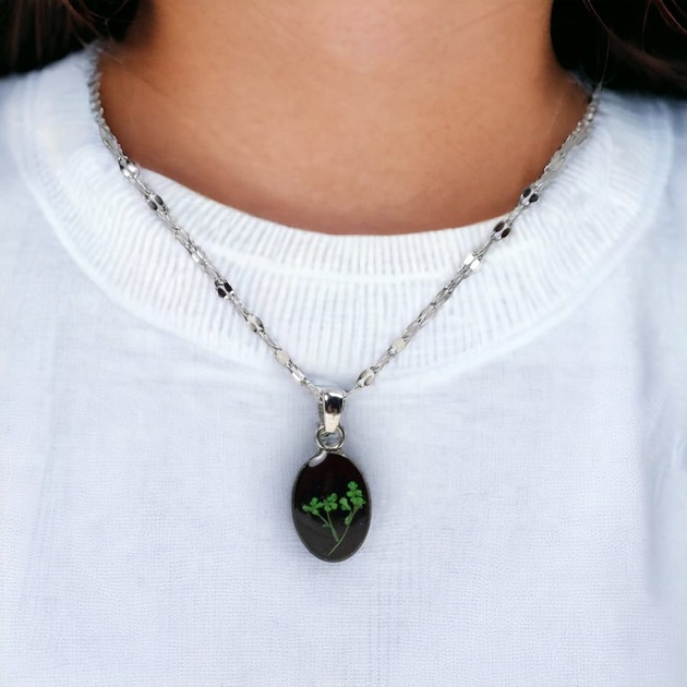 Naszyjnik elipsa z Kwiatami Dzikiej Marchwi