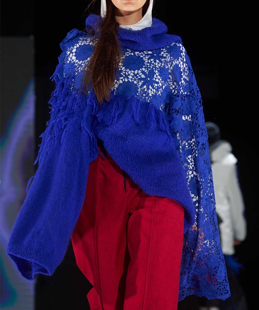 Sweter Koronka