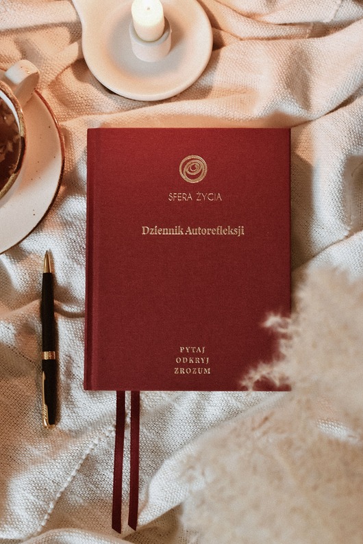 DZIENNIK AUTOREFLEKSJI - burgund - rozwojowy przewodnik dla kobiet