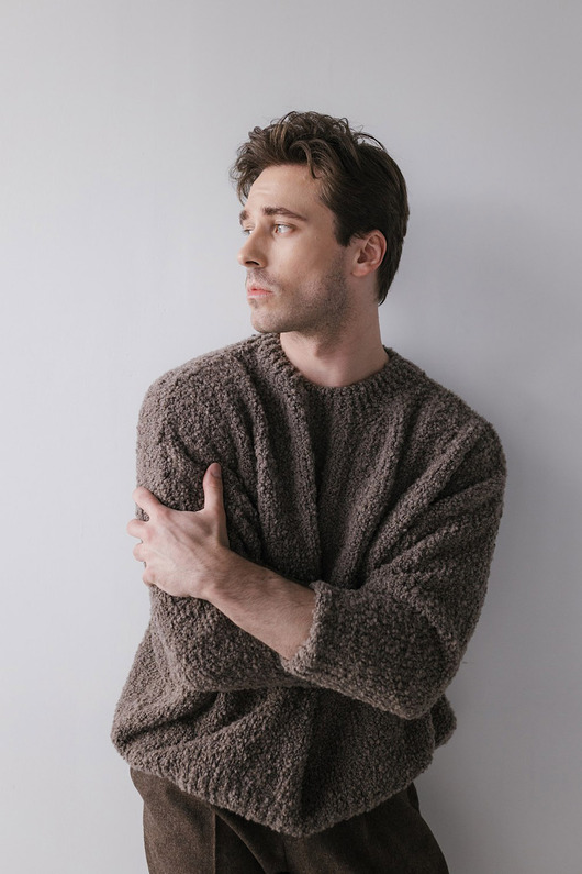 Sweter boucle, brązowy
