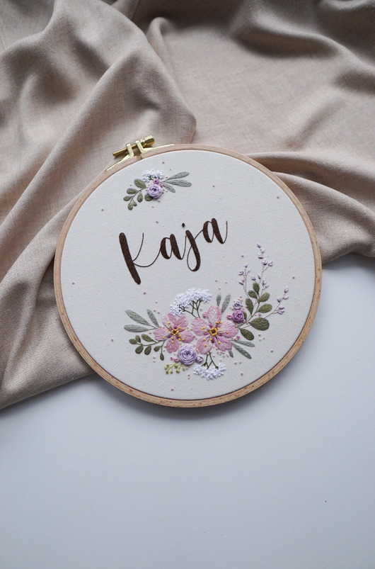 Tamborek z haftem ręcznym