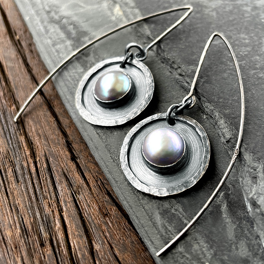 Kolczyki ze srebrną perłą fancy z różowym overtonem