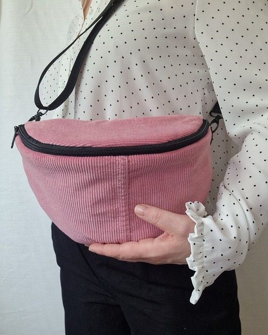 Różowa nerka sztruksowa upcycling