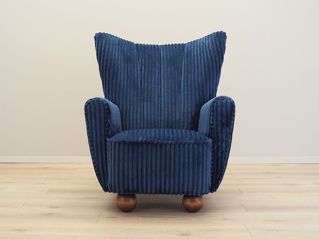 Fotel granatowy, skandynawski design, produkcja: Dania
