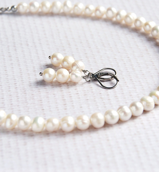 Delikatne perły & stal chlachetna