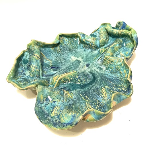 Duża patera ceramiczna na owoce.