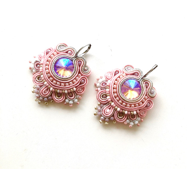 Sutaszowe kolczyki BASTIA _ KOLEKCJA 2024