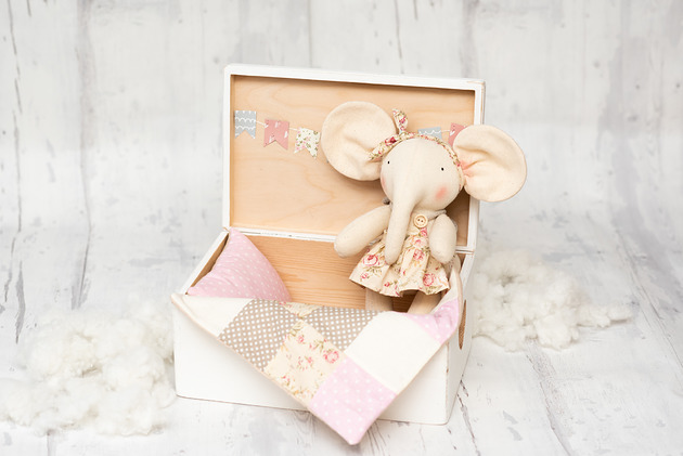Słonik w dużej skrzyneczce PREZENT domek