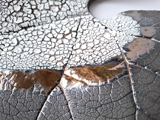 Patera dekoracyjna BIG LEAF- szaro-złota