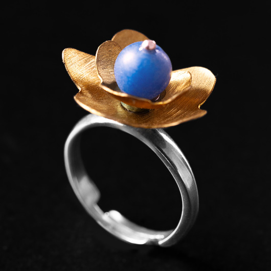 Srebrny pierścionek - kwiatek z mosiądzu i awenturynu. [ŁP5a]