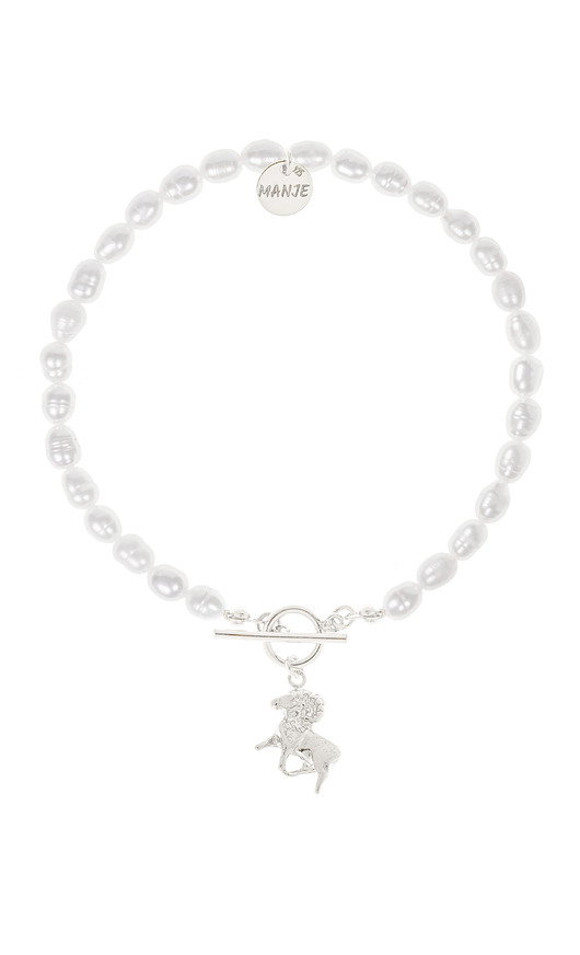 Bransoletka z pereł ze srebrnym znakiem zodiaku Baran