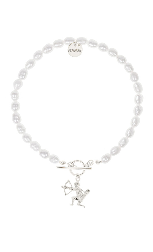 Bransoletka z pereł ze srebrnym znakiem zodiaku Strzelec