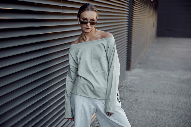 Koszulka longsleeve Z KIESZONKĄ bawełniana pistacja