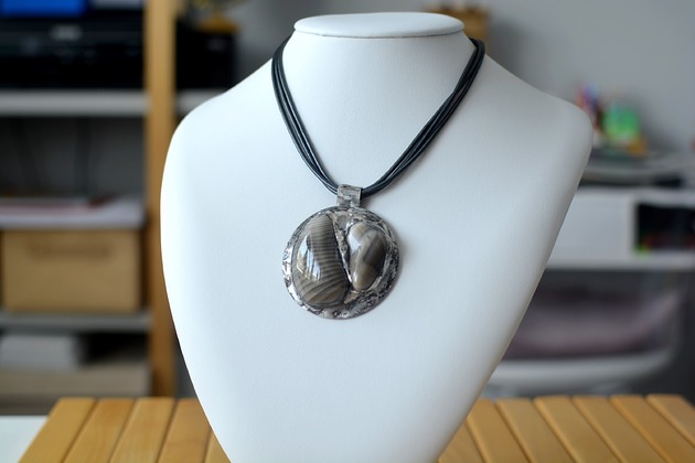 Naszyjnik z witrażowym wisiorem FLINTU DUO krzemień pasiasty