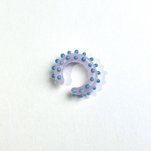 Szklana nausznica Pixie różowa w błękitne kropki