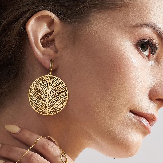 Okrągłe kolczyki ze wzorem liścia Hemera