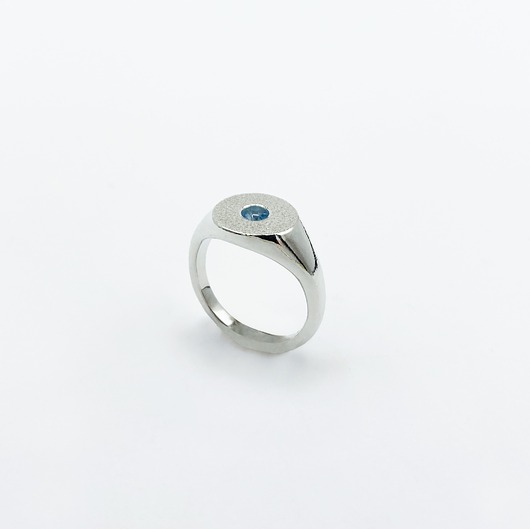 Okrągły sygnet z Topazem