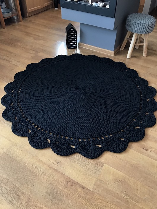 Okrągły dziergany dywan ,czarny dywan 140cm