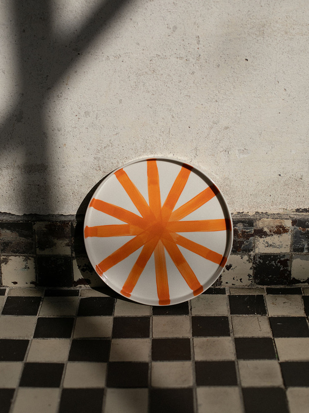 Talerz porcelanowy w pomarańczowe pasy SOLE / 21 cm
