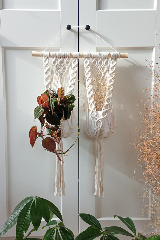 Kwietnik makrama na ścianę podwójny na prezent