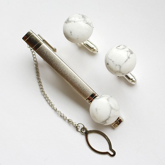 Komplet spinek z howlitem