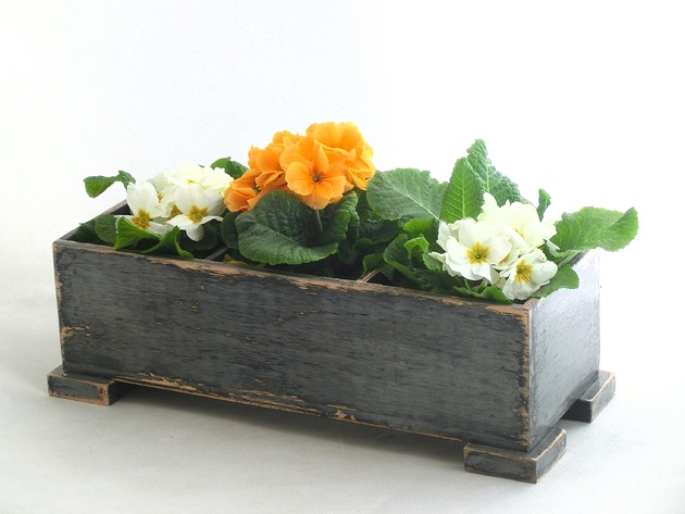 Kwietnik, drewniana skrzynka na kwiaty