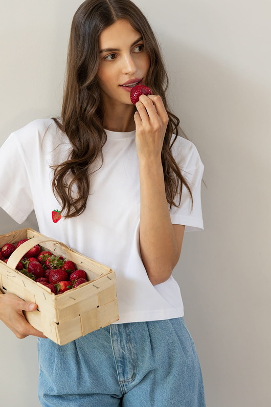 T-shirt Crop-Voila Biały Truskawki