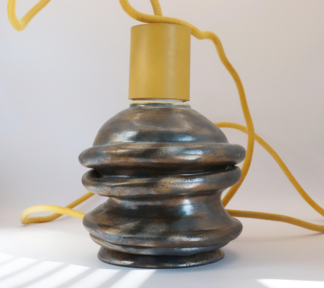 Lampa wisząca ceramiczna Dzwonek czarno biała