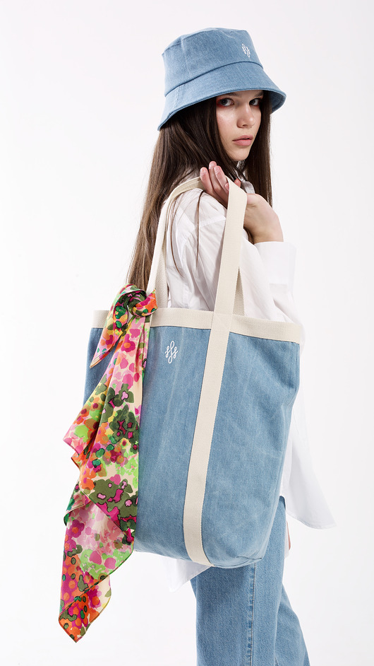 Denim Shopper Bag / white logo