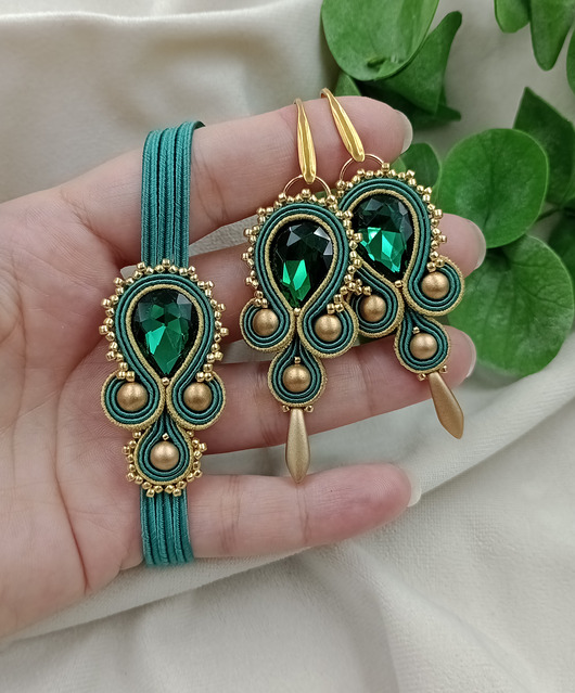 Szmaragdowa biżuteria sutasz, butelkowy komplet