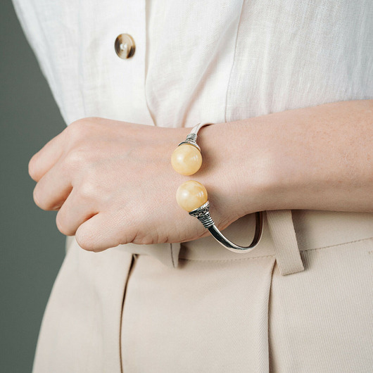 Ręcznie wykonana bransoletka z bursztynu bałtyckiego w stylu vintage