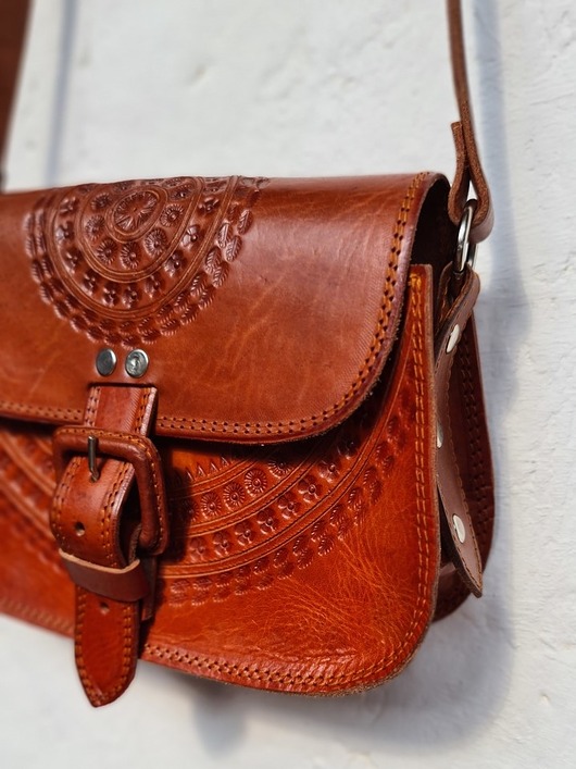 Torebka skórzana ręcznie robiona góralska Sol na ramię brązowa