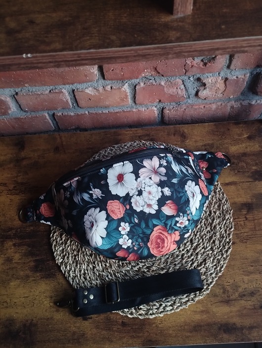 Duża nerka XXL w kwiaty retro