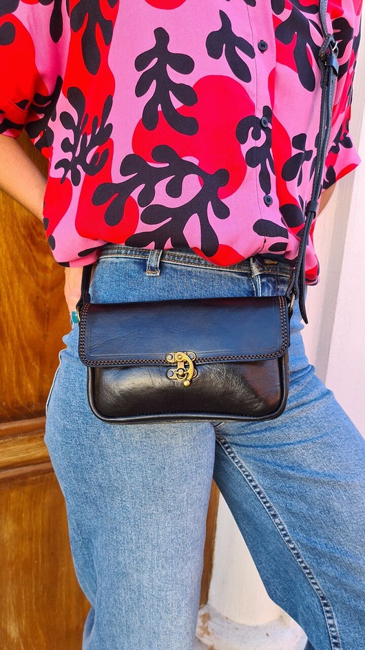 Torebka skórzana Akna czarna mała klasyczna ręcznie robiona skórzana