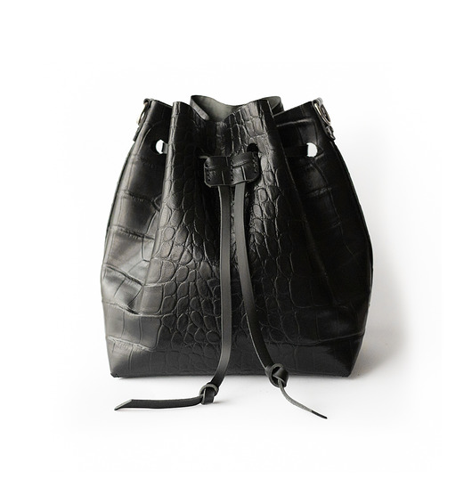 Skórzana torebka typu worek tłoczona