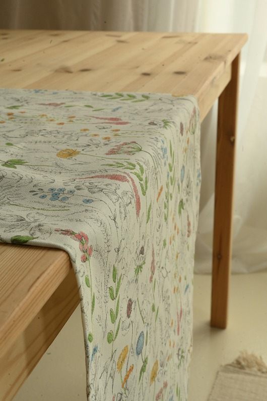 Bieżnik w kolorowe kwiaty