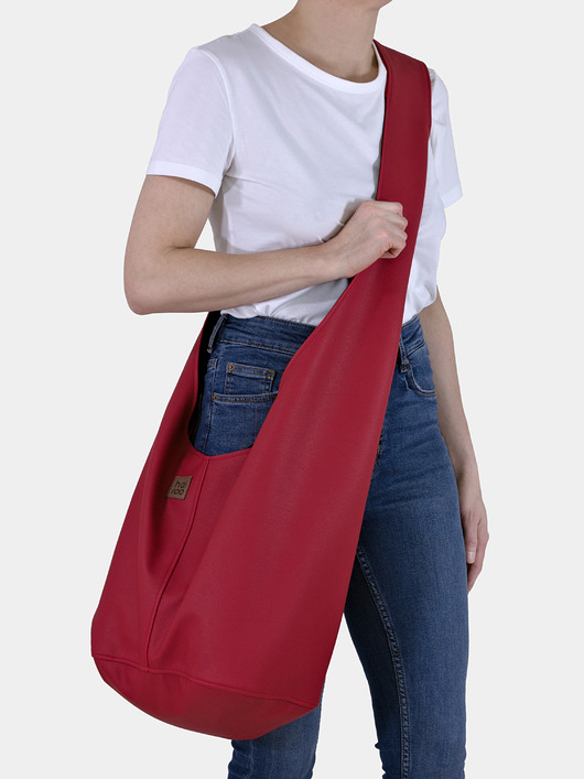Czerwona torba hobo w stylu boho / vegan