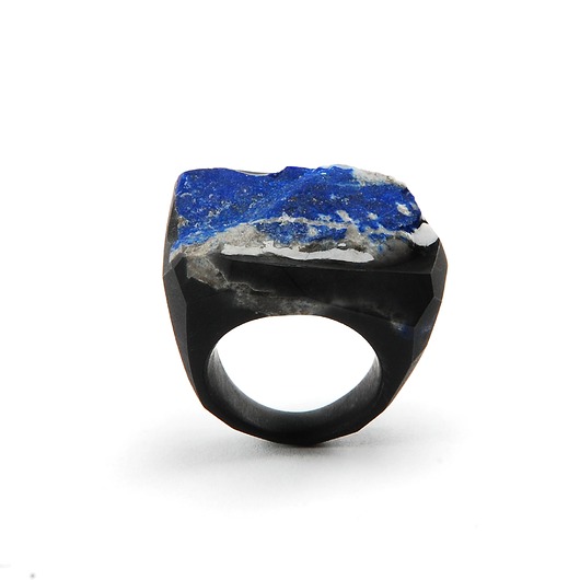 Pierścień z lapis lazuli