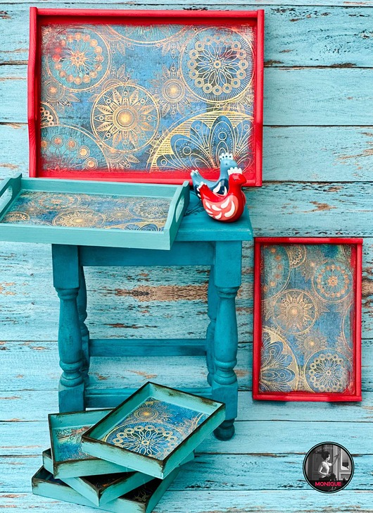 Czerwona taca, orientalna, prezent