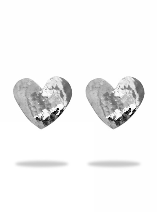 Kolczyki srebrne Serca. Młotkowane, lekko wypukłe