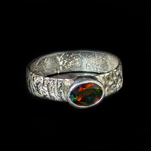 Pierścionek czarny opal r. 25