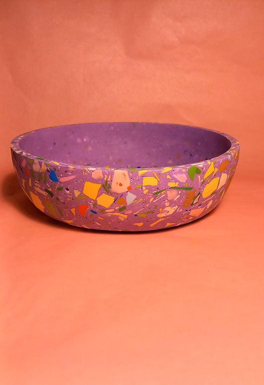 Fioletowa miska terrazzo do kuchni na owoce lub dekoracyjna