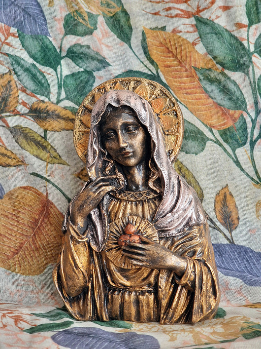 Rzeźba Złotej Matki Boskiej wys. 15,3 cm