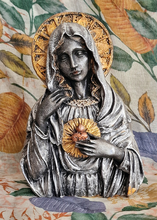 Rzeźba Srebrnej Matki Boskiej wys. 15,4 cm