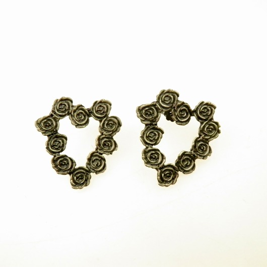 Kolczyki srebrne serca z różyczkami