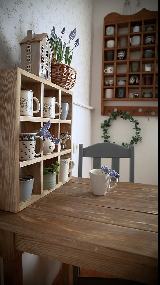 Półka na kubki drewniana rustykalna