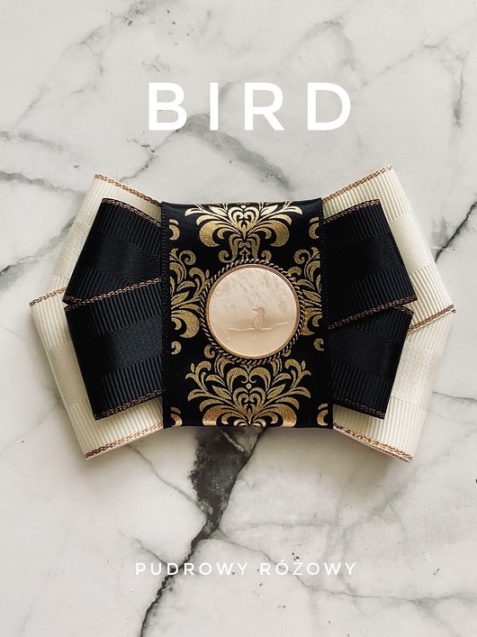 Brosza z kolekcji BIRD z masy perłowej z cudnym ptaszkiem NEW