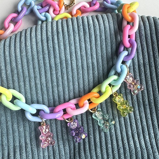 Naszyjnik z pastelowymi misiami